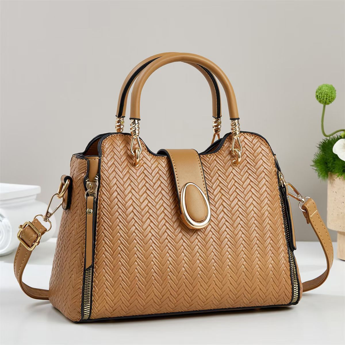 Handbag, Stylish Versatile Shoulder Bag with Contrasting